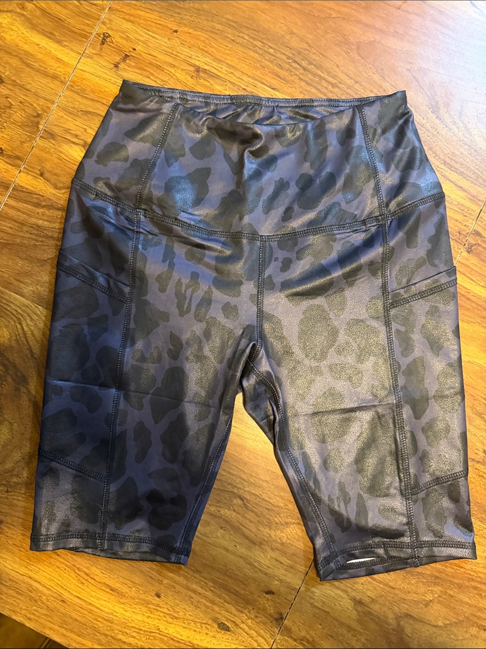 High-Waist Camo Performance Bike Shorts - Black